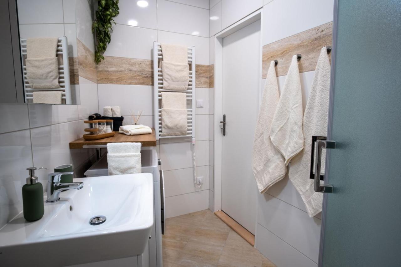 ⭑ Comfy Vip Studio In The Center With Netflix Brünn  Kültér fotó
